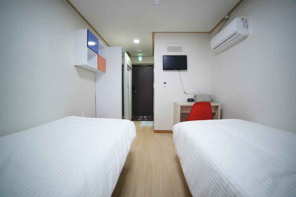 Cozybox Gasthof *
