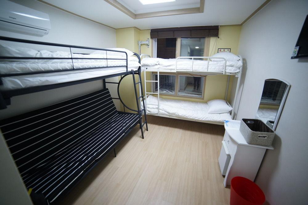 Cozybox Gasthof *